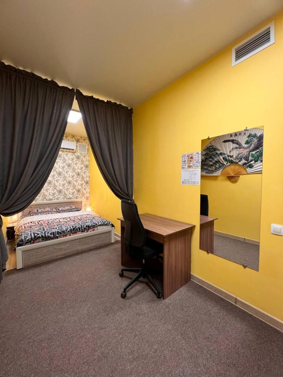 Рой Hostel Alma-Ata Buitenkant foto