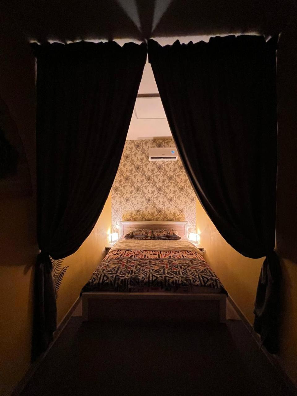 Рой Hostel Alma-Ata Buitenkant foto